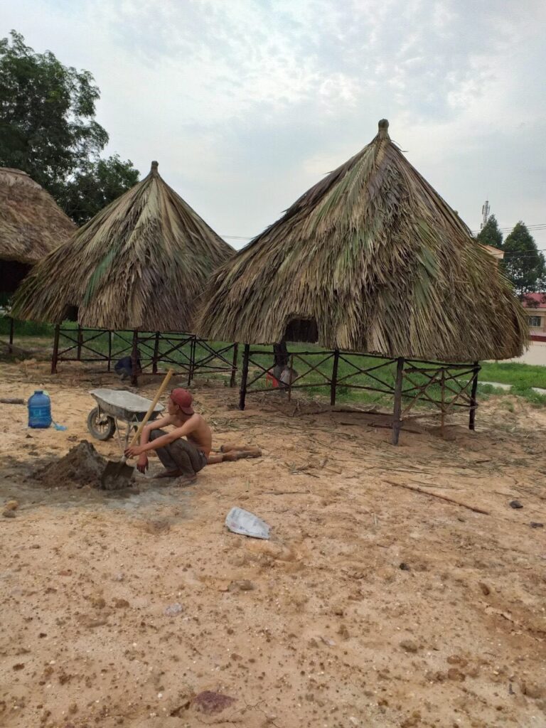 Thi công chòi lá Bình Phước